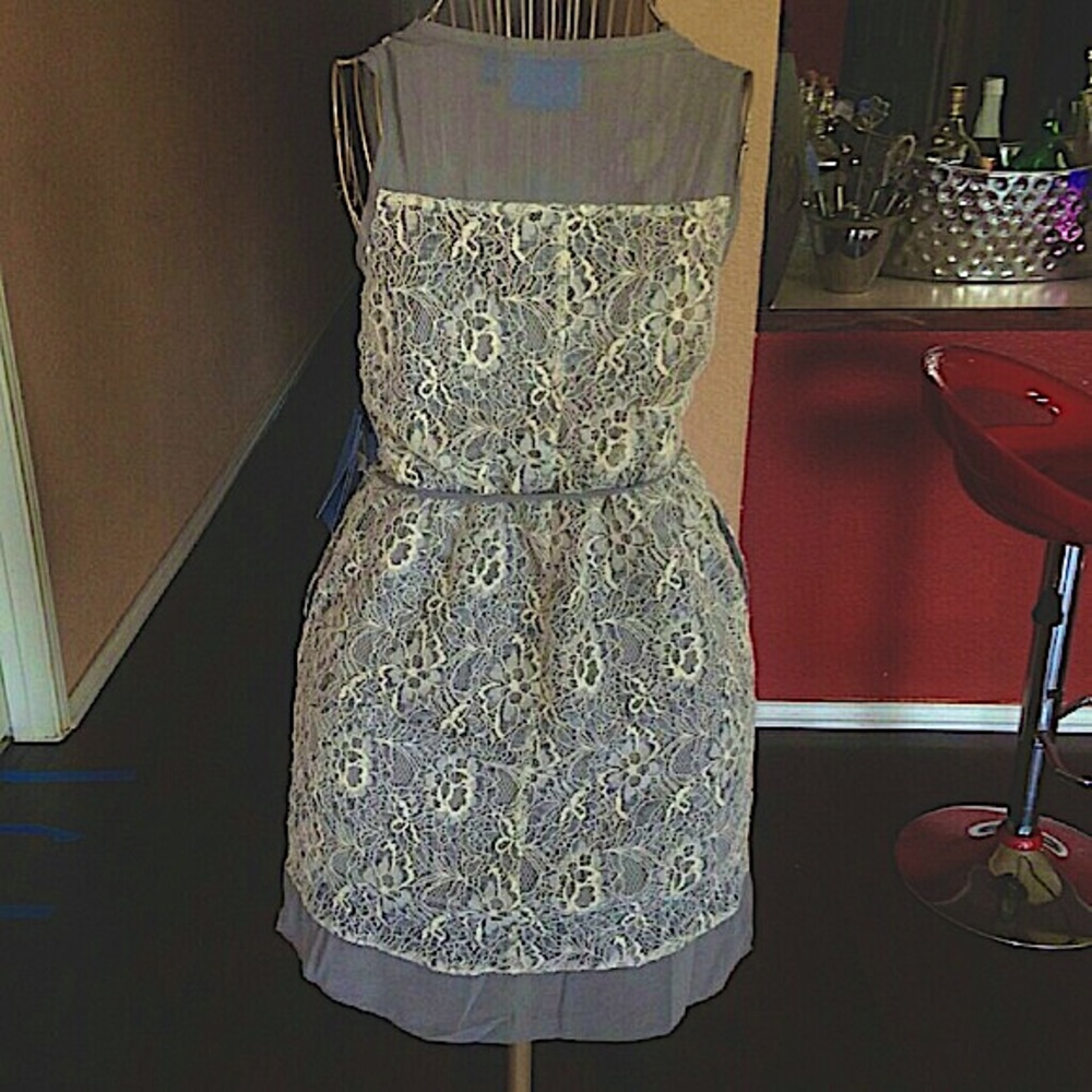 Vera Wang - Picture 2 of 4
